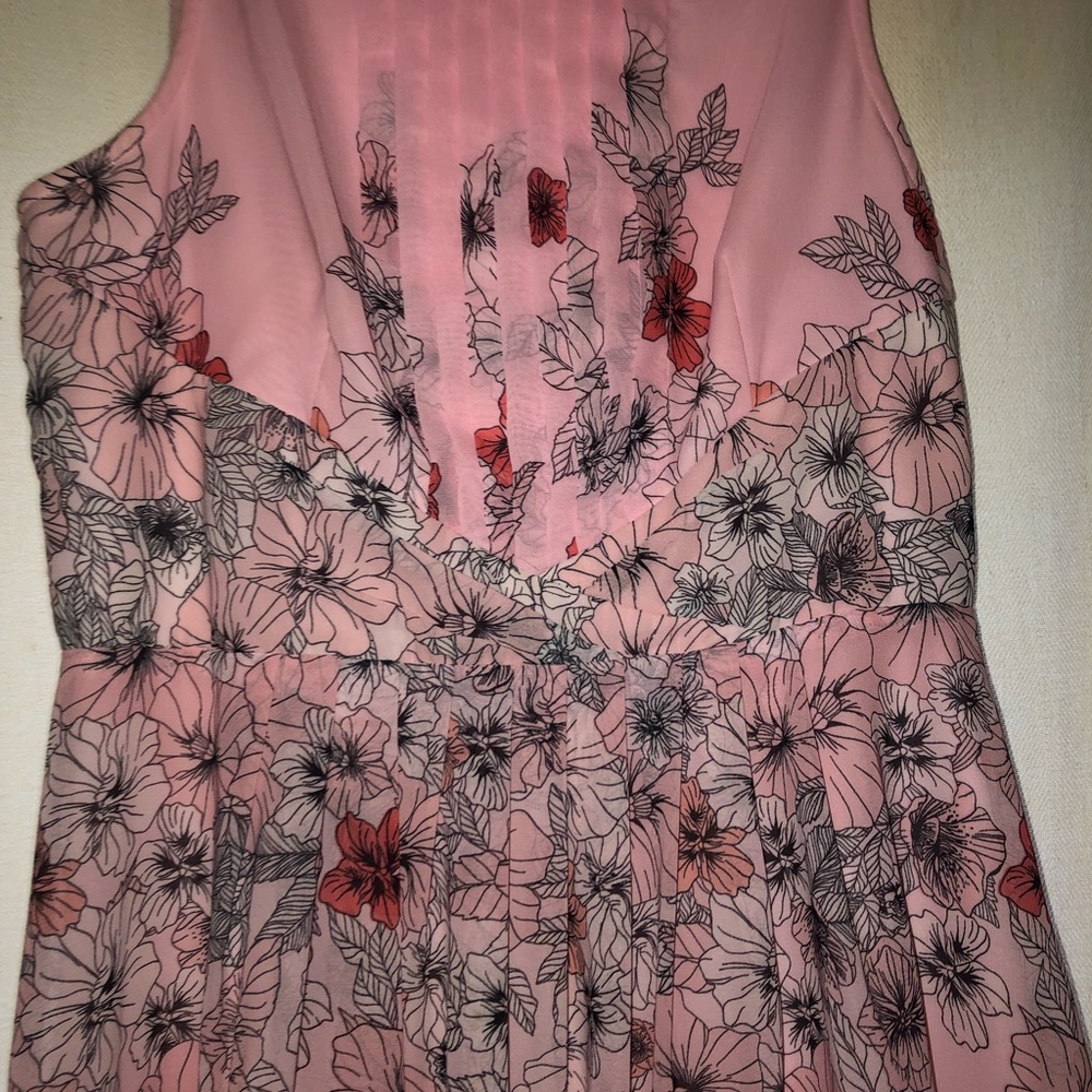 Beautiful spring dress - Picture 5 of 5